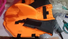 Dog life vest - buckle closure detail